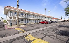 Super 8 By Wyndham Phoenix West